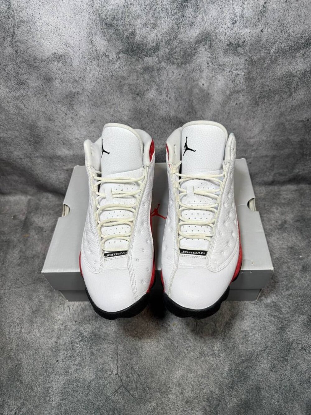 Size 11 | Jordan 13 Chicago With Box | Pre-Owned - Picture 3 of 9
